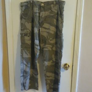 Wrangler cargo pants. Camo slight used. 40X32